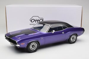 Dodge Challenger R/T Plum Crazy Otto 1:12 G083 Hars — afbeelding 6 van 6