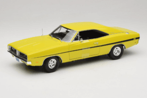 Dodge Charger R/T Geel Dirty Mary Crazy Larry Auto World 1:18 AWSS101/06 Metaal