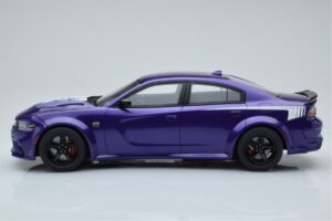 Dodge Charger Super Bee Paars GT Spirit 1:18 GT895 Hars — afbeelding 3 van 6