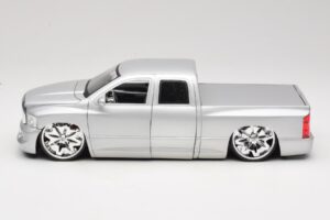 Dodge Ram Tuned Zilver Jada 1:18 63162-SM Metaal — afbeelding 4 van 8
