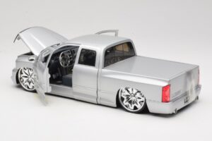 Dodge Ram Tuned Zilver Jada 1:18 63162-SM Metaal — afbeelding 5 van 8