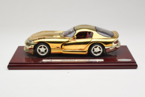 Dodge Viper GTS Gold Plated 23K Maisto 1:18 GP001 Metaal