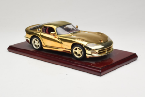 Dodge Viper GTS Gold Plated 23K Maisto 1:18 GP001 Metaal — afbeelding 6 van 8