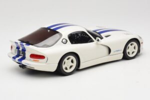 Dodge Viper GTS Stone White GT Spirit 1:18 GT940 Hars — afbeelding 2 van 6