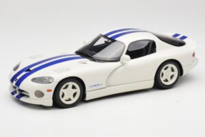 Dodge Viper GTS Stone White GT Spirit 1:18 GT940 Hars