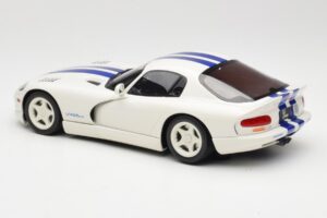 Dodge Viper GTS Stone White GT Spirit 1:18 GT940 Hars — afbeelding 5 van 6