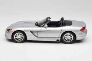 Dodge Viper SRT-10 Bright Zilver Bburago 1:18 34908 Metaal — afbeelding 4 van 8