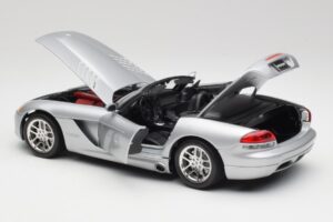 Dodge Viper SRT-10 Bright Zilver Bburago 1:18 34908 Metaal — afbeelding 5 van 8