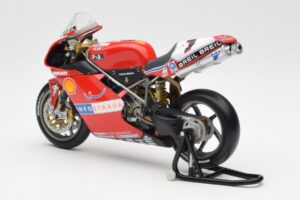 Ducati 998R WSB #1 T. Bayliss Ducati Infostrada 2002 Minichamps 1:12 122021201 Metaal — afbeelding 5 van 6