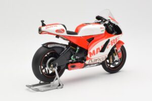 Ducati Desmosedici GP11 #8 H. Barbera Ducati MotoGP Team MotoGP 2011 Minichamps 1:12 123110008 Metaal — afbeelding 3 van 6