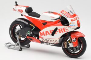 Ducati Desmosedici GP11 #8 H. Barbera Ducati MotoGP Team MotoGP 2011 Minichamps 1:12 123110008 Metaal — afbeelding 4 van 6