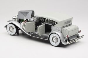 Duesenberg SJ Zilver GreenLight 1:18 13525 Metaal — afbeelding 5 van 8