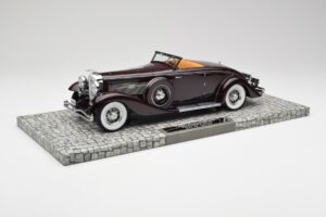 Duesenberg SJN Convertible Coupe Bordeaux Minichamps 1:18 107150331 Metaal