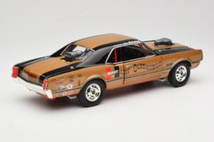 Oldsmobile 442 Hurst Hairy Olds Twin-Engine 4WD 1966 Highway 61 1:18 50089 Metaal — afbeelding 3 van 8