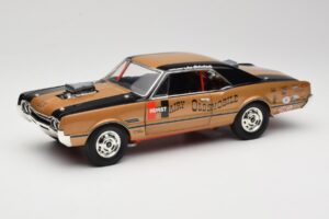 Oldsmobile 442 Hurst Hairy Olds Twin-Engine 4WD 1966 Highway 61 1:18 50089 Metaal