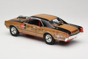 Oldsmobile 442 Hurst Hairy Olds Twin-Engine 4WD 1966 Highway 61 1:18 50089 Metaal — afbeelding 7 van 8
