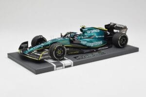 Aston Martin AMR22 Aramco #5 S. Vettel Abu Dhabi GP 2022 Last Race Collector's Edition Minichamps 1:18 117222205 Hars — afbeelding 2 van 7