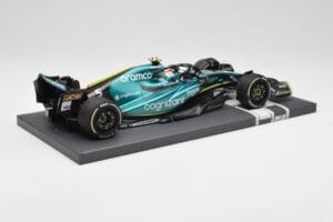 Aston Martin AMR22 Aramco #5 S. Vettel Abu Dhabi GP 2022 Last Race Collector's Edition Minichamps 1:18 117222205 Hars — afbeelding 3 van 7