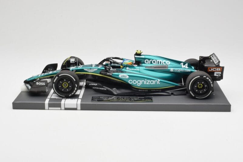 Aston Martin AMR23 #14 F. Alonso 3rd Place Saudi Arabian GP 2023 Minichamps 1:18 117230214 Metaal