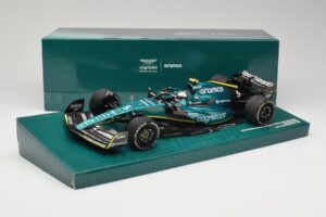 Aston Martin AMR22 #5 S. Vettel Last Race Abu Dhabi GP 2022 Minichamps 1:18 147222205 Hars — afbeelding 7 van 7