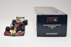 Aston Martin Red Bull Racing RB15 #33 M. Verstappen F1 2019 Minichamps 1:18 110190033 Metaal — afbeelding 6 van 7