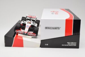 Haas VF-22 #20 K. Magnussen Pole Position Brazil GP 2022 Minichamps 1:18 147222120 Metaal — afbeelding 6 van 7