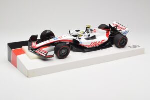 Haas VF-22 #47 M. Schumacher Bahrain GP 2022 Minichamps 1:18 147220147 Metaal — afbeelding 2 van 7