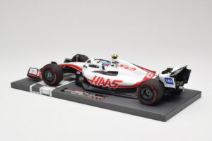 Haas VF-22 #47 M. Schumacher British GP 2022 Minichamps 1:18 117221047 Hars — afbeelding 5 van 7