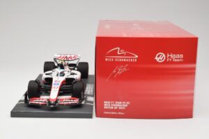 Haas VF-22 #47 M. Schumacher British GP 2022 Minichamps 1:18 117221047 Hars — afbeelding 6 van 7