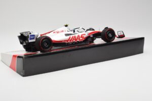 Haas VF-22 #47 M. Schumacher British GP Points 2022 Minichamps 1:18 147221047 Metaal — afbeelding 3 van 6