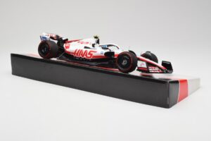 Haas VF-22 #47 M. Schumacher British GP Points 2022 Minichamps 1:18 147221047 Metaal — afbeelding 4 van 6