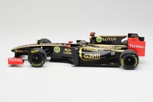 Lotus Renault GP R31 #10 B. Senna F1 2011 Minichamps 1:18 150110079-C1 Metaal — afbeelding 3 van 7