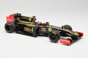 Lotus Renault GP R31 #10 B. Senna F1 2011 Minichamps 1:18 150110079-C1 Metaal — afbeelding 4 van 7