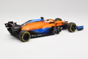 McLaren MCL35M #3 D. Ricciardo Bahrain GP 2021 Minichamps 1:18 530211803 Metaal — afbeelding 2 van 7