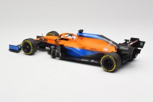 McLaren MCL35M #3 D. Ricciardo Bahrain GP 2021 Minichamps 1:18 530211803 Metaal — afbeelding 5 van 7