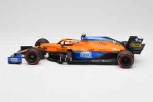 McLaren MCL35M #4 L. Norris Pole Position Russian GP 2021 Minichamps 1:18 530213404 Metaal — afbeelding 3 van 7