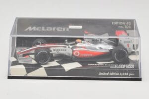 McLaren Mercedes MP4-24 #1 L. Hamilton Showcar 2009 Minichamps 1:43 530094371 Metaal — afbeelding 5 van 5