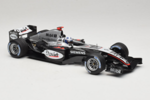 McLaren MP4/19 Mercedes D. Coulthard F1 2004 Minichamps 1:18 530041805 Metaal — afbeelding 4 van 7