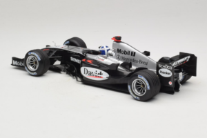 McLaren MP4/19 Mercedes D. Coulthard F1 2004 Minichamps 1:18 530041805 Metaal — afbeelding 5 van 7