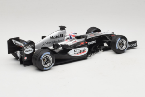 McLaren MP4/19 Mercedes K. Raikkonen F1 2004 Minichamps 1:18 530041806 Metaal — afbeelding 2 van 7