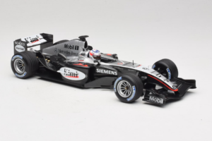 McLaren MP4/19 Mercedes K. Raikkonen F1 2004 Minichamps 1:18 530041806 Metaal — afbeelding 4 van 7