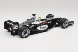McLaren MP4/19 Mercedes L. Hamilton Autosport Young Driver Test Silverstone 2004 Minichamps 1:18 530044418 Metaal — afbeelding 2 van 7