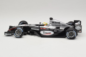 McLaren MP4/19 Mercedes L. Hamilton Autosport Young Driver Test Silverstone 2004 Minichamps 1:18 530044418 Metaal — afbeelding 3 van 7