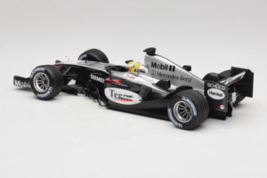 McLaren MP4/19 Mercedes L. Hamilton Autosport Young Driver Test Silverstone 2004 Minichamps 1:18 530044418 Metaal — afbeelding 5 van 7