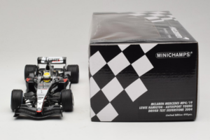McLaren MP4/19 Mercedes L. Hamilton Autosport Young Driver Test Silverstone 2004 Minichamps 1:18 530044418 Metaal — afbeelding 6 van 7
