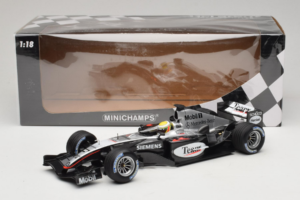 McLaren MP4/19 Mercedes L. Hamilton Autosport Young Driver Test Silverstone 2004 Minichamps 1:18 530044418 Metaal — afbeelding 7 van 7