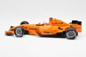 McLaren MP4-20 Mercedes G. Paffett Interim Test Car 2006 Minichamps 1:18 530061895 Metaal — afbeelding 3 van 6