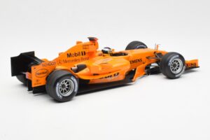 McLaren MP4-20 Mercedes P. de la Rosa Interim Test Car 2006 Minichamps 1:18 530061894 Metaal — afbeelding 2 van 6