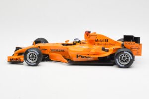 McLaren MP4-20 Mercedes P. de la Rosa Interim Test Car 2006 Minichamps 1:18 530061894 Metaal — afbeelding 3 van 6