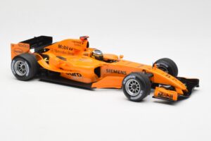 McLaren MP4-20 Mercedes P. de la Rosa Interim Test Car 2006 Minichamps 1:18 530061894 Metaal — afbeelding 4 van 6